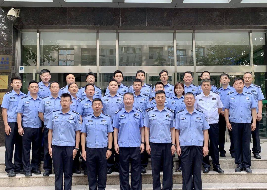 10个派出所打击办案队获评刑侦系统典型榜样先进集体荣誉称号!(图11) 10个派出所打击办案队获评刑侦系统典型榜样先进集体荣誉称号!(图11)