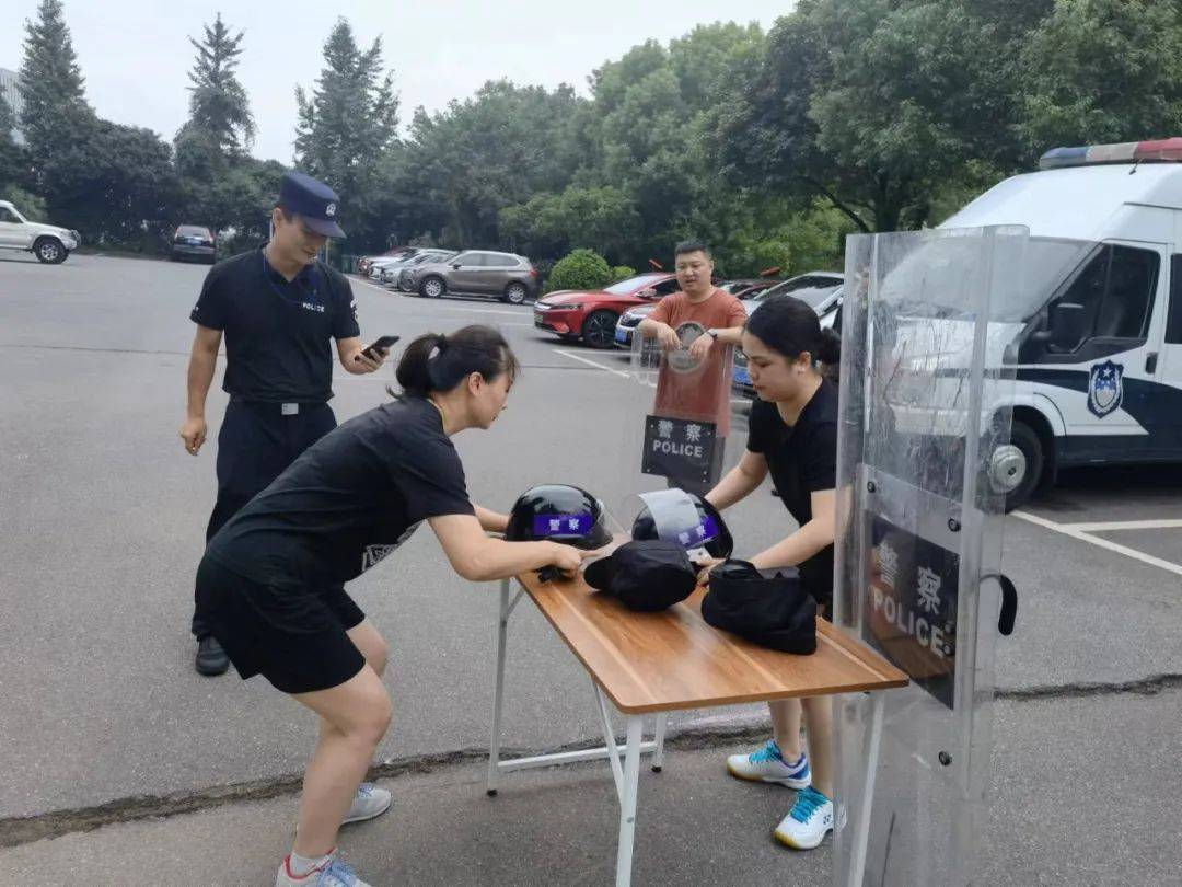 「作风建设年」比武强技能 赛场砺精英,2023年全市辅警技能竞赛中芦淞公安辅警队伍斩获5项荣誉!(图2) 「作风建设年」比武强技能 赛场砺精英,2023年全市辅警技能竞赛中芦淞公安辅警队伍斩获5项荣誉!(图2)