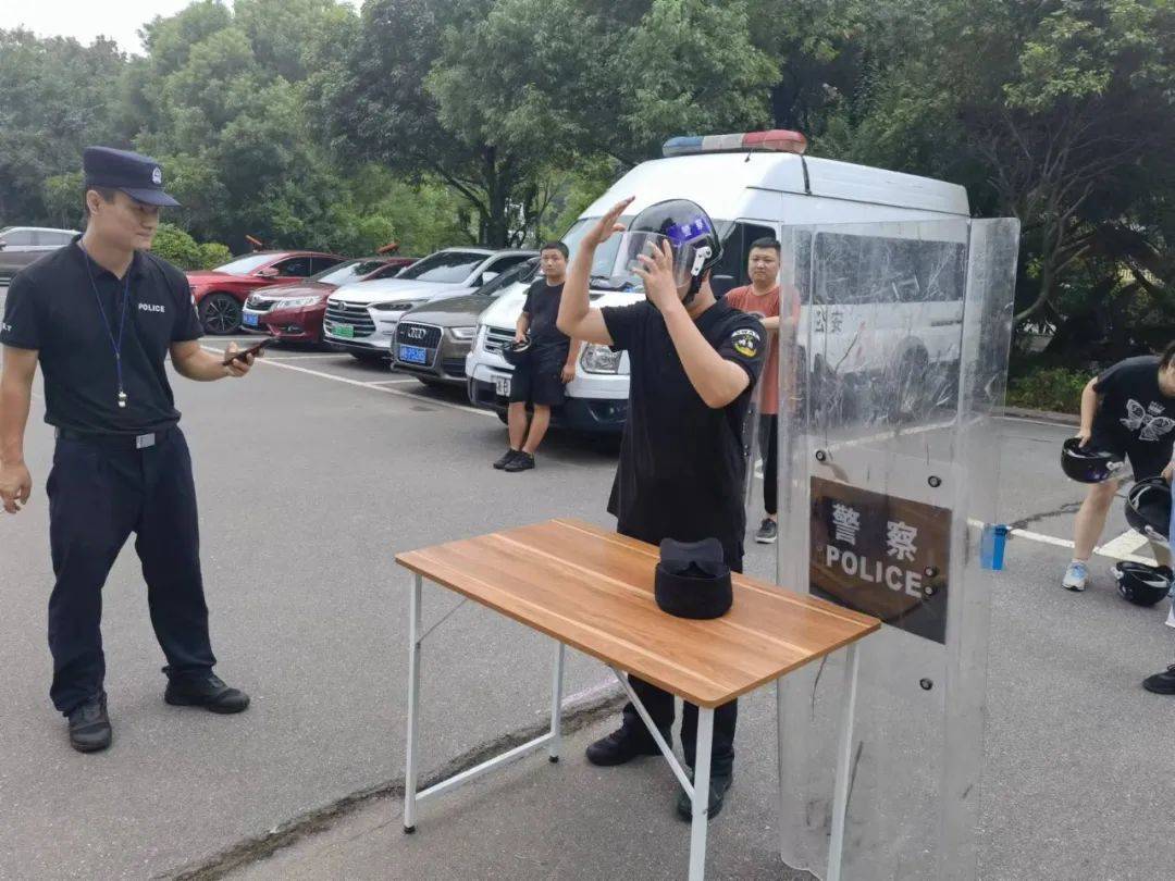 「作风建设年」比武强技能 赛场砺精英,2023年全市辅警技能竞赛中芦淞公安辅警队伍斩获5项荣誉!(图4) 「作风建设年」比武强技能 赛场砺精英,2023年全市辅警技能竞赛中芦淞公安辅警队伍斩获5项荣誉!(图4)