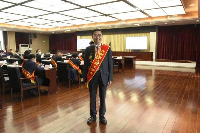 热烈祝贺西安市第三医院院长田晔荣获2022年陕西省先进工作者荣誉称号(图2)