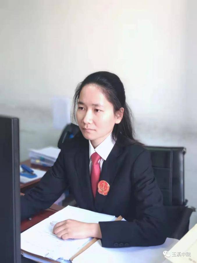 玉溪中院民二庭书记员冯玉琳被授予云南省书记员“技术能手”称号