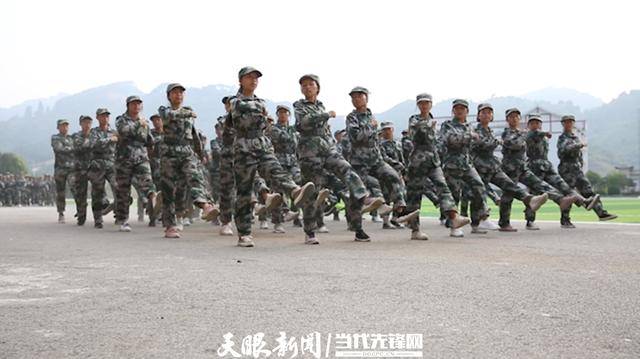 剑河县民族中学获“全省学校国防教育和学生军事训练工作先进单位”称号(图3)