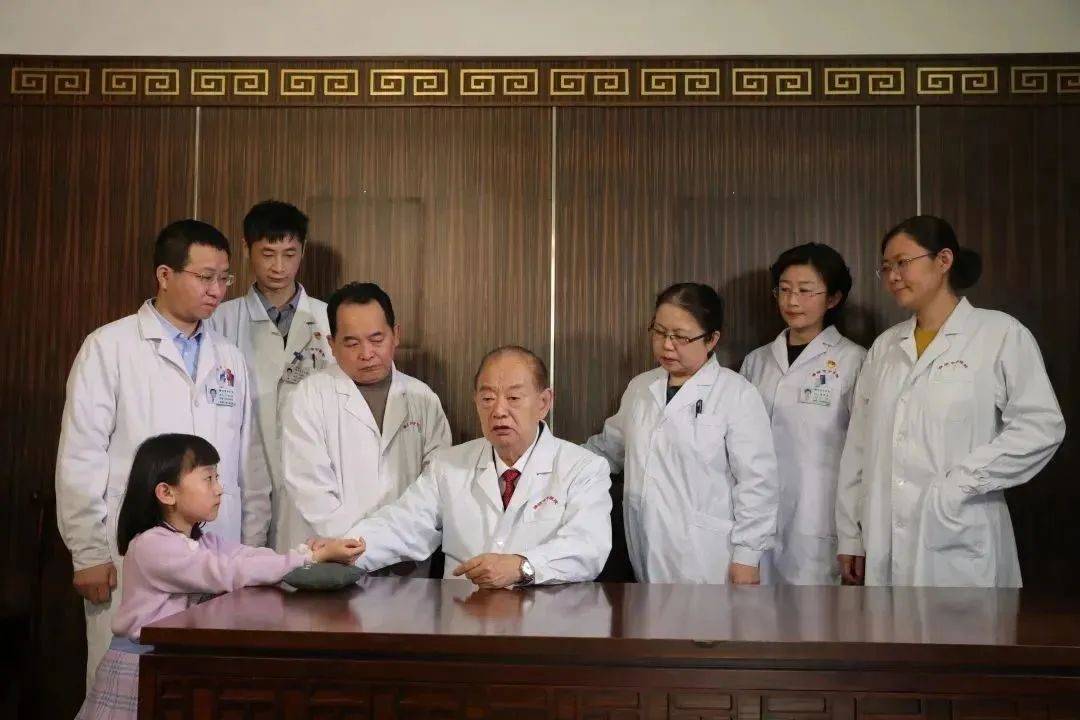 潍坊市中医院主任医师张奇文被授予“全国名中医”称号