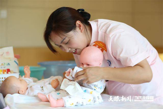 技能“比武”显身手！今天，2022遵义市家政服务职业技能大赛举行(图7)