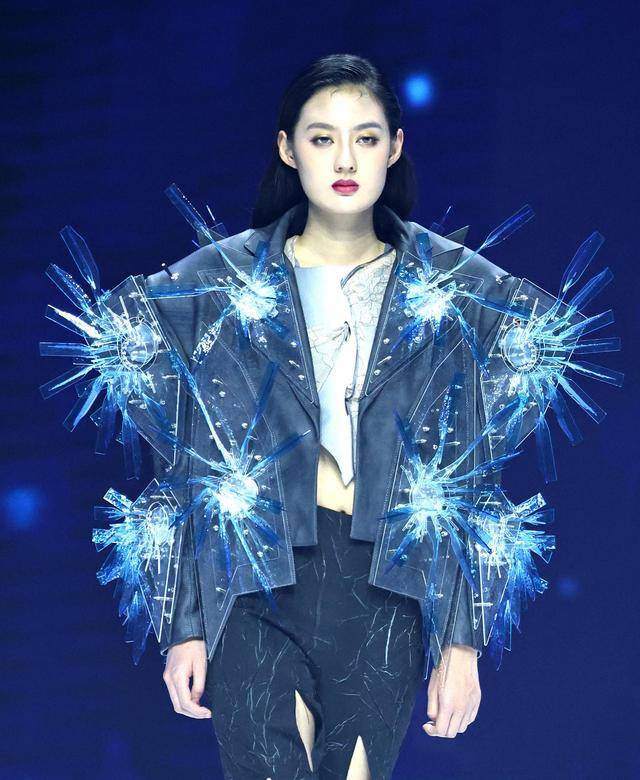 中国国际青年设计师时装作品大赛在京举行