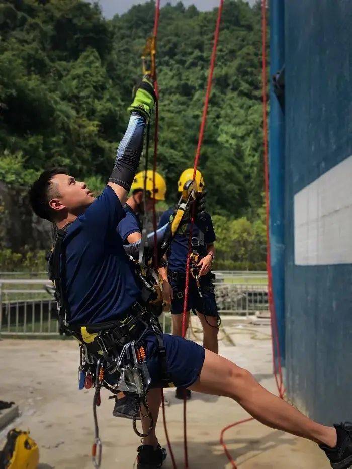 喜报！贵州2名消防员被授予“全国青年岗位能手”称号(图9)