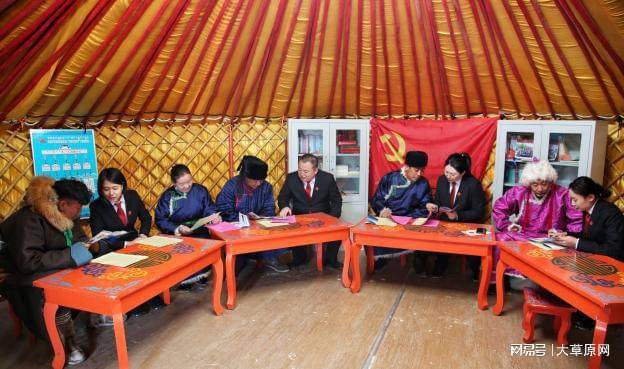 正镶白旗人民法院荣获“全区民族团结进步模范集体”荣誉称号(图2)