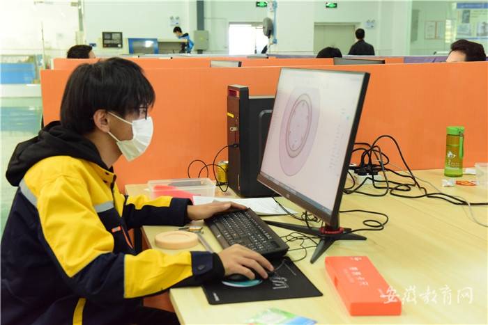 精雕细琢精益求精 第二届全国工业设计职业技能大赛安徽省选拔赛在宣城市机电学校举行(图3)