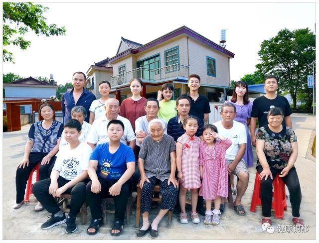 铜陵市4人荣获第十届安徽省“福星”“孝星”称号(图2)