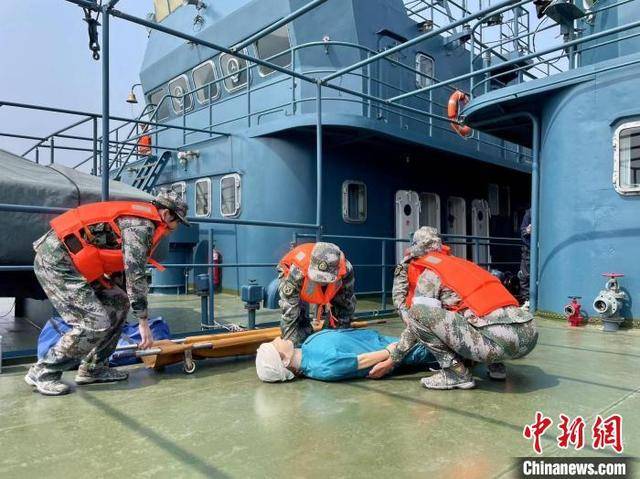 广东南澳县女子民兵连被授予“全国巾帼建功先进集体”荣誉称号(图1)