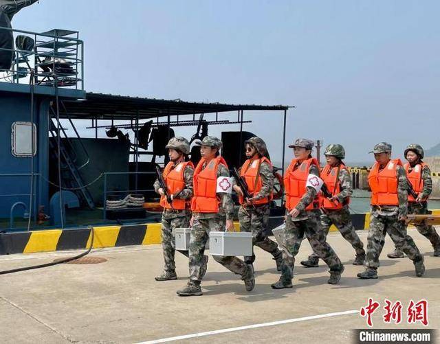 广东南澳县女子民兵连被授予“全国巾帼建功先进集体”荣誉称号(图2)
