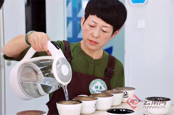 保山这名质检工匠荣获“全国三八红旗手”称号(图2)