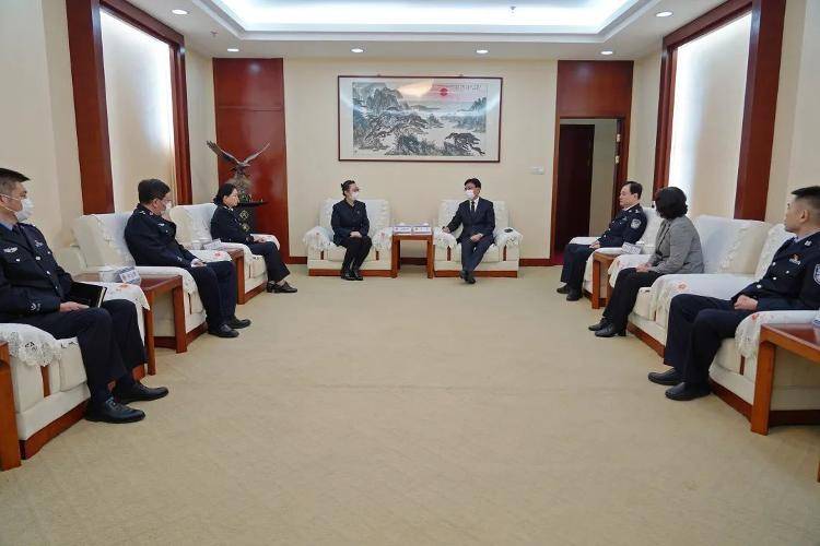 海市公安局隆重举行贾长全同志全国公安系统二级英雄模范称号追授仪式(图2)