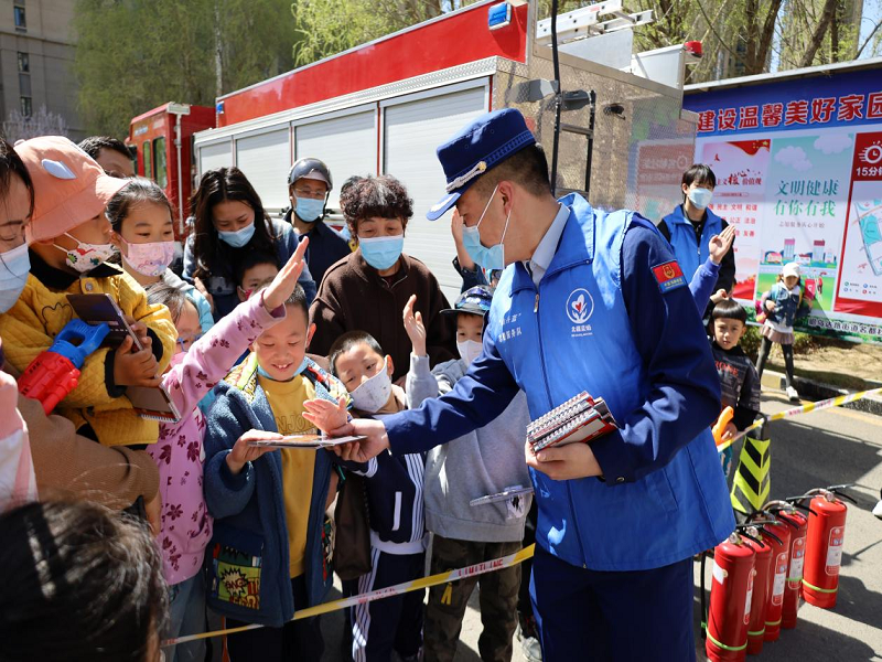 致敬劳动者！赛罕区山丹街消防救援站荣获自治区“工人先锋号”称号(图5)