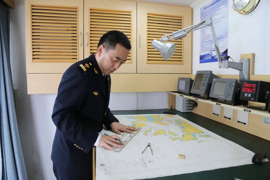 宁波海事局“海巡22”轮船长汪三涵荣获“中国好人”称号(图9)
