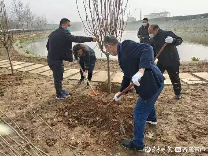 济南市城管局陈振成荣获济南市“十大法治人物”称号(图6)