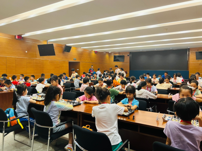 北京市少年宫“棋星杯”少儿大赛落幕，冠军棋手与大师对弈(图4)