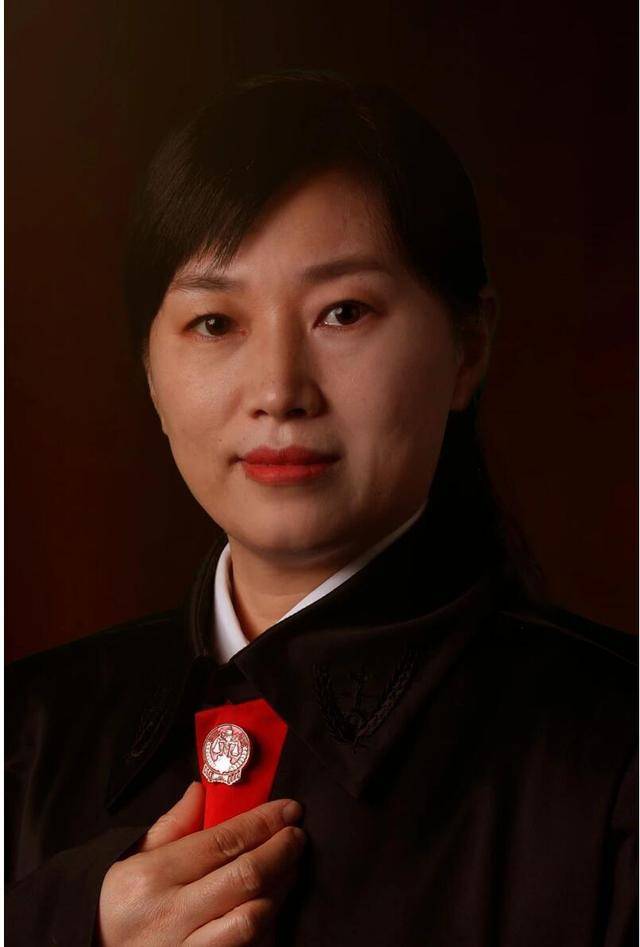 宝山的她被授予“全国法院党建工作先进个人”称号(图1)