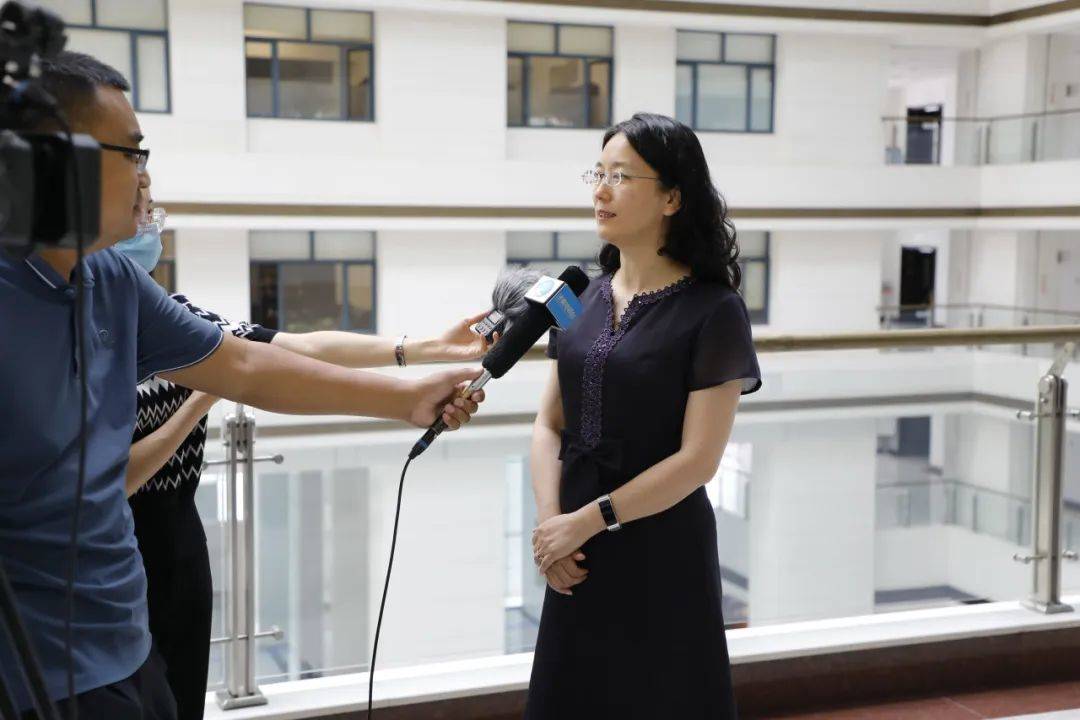 李燕荣获“泉城功勋企业家”荣誉称号(图3)
