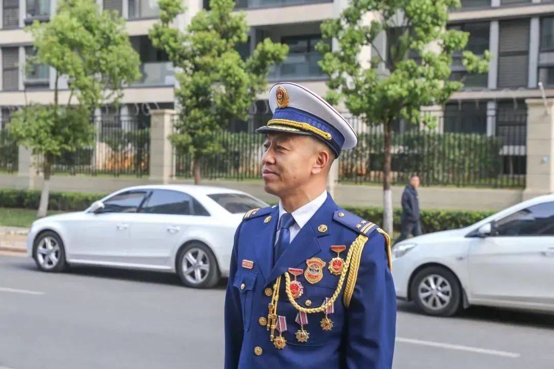 火线就是他的冲锋线！云南的他，荣获2023年“最美应急管理工作者”称号(图8)
