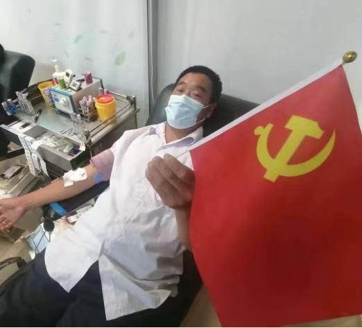 累计献血约60个成年人全身血液的总和！这3位闵行人获全国最高荣誉(图2)