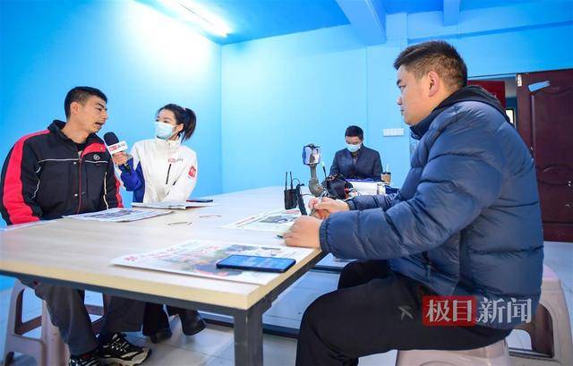 火场救人英雄、快递小哥张裕荣获“武汉市道德模范”荣誉！(图3)