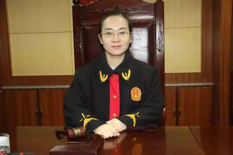 三强三优 | 祝贺！济南市中区法院民二庭苏佩瑶副庭长荣获“市中区优秀共产党员”称号(图4)