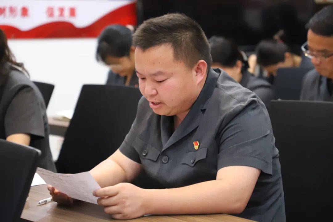 喜报！王五盛荣获“优秀共产党员”称号！(图5)