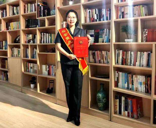 兴安盟中院孟海晶同志获评2025年“兴安盟先进工作者”荣誉称号(图1)