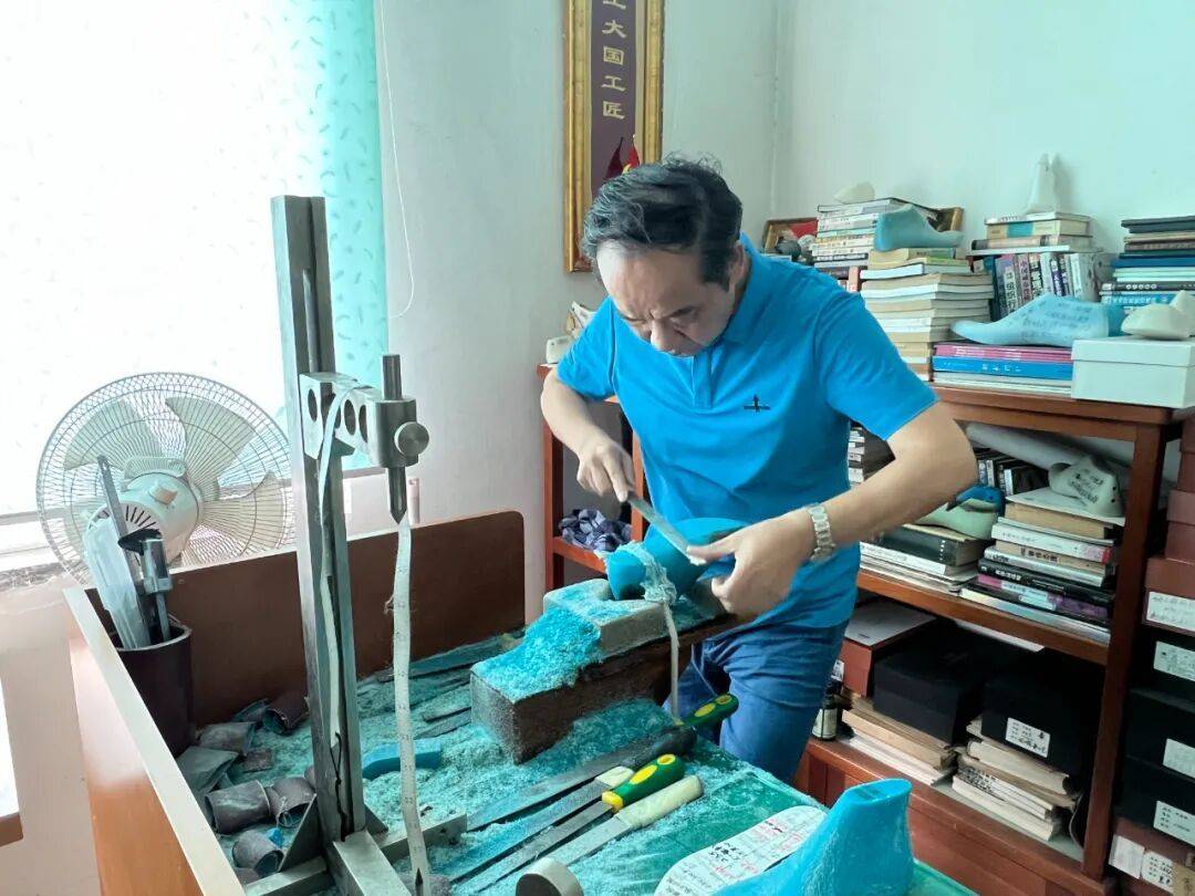 松江一董事长荣获全球鞋业技术最高荣誉，这是中国技术人员首次获此殊荣(图5)