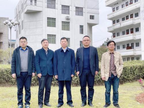 湘潭大学季水河教授团队获湖南省第二届“优秀研究生导师团队”荣誉称号(图1)