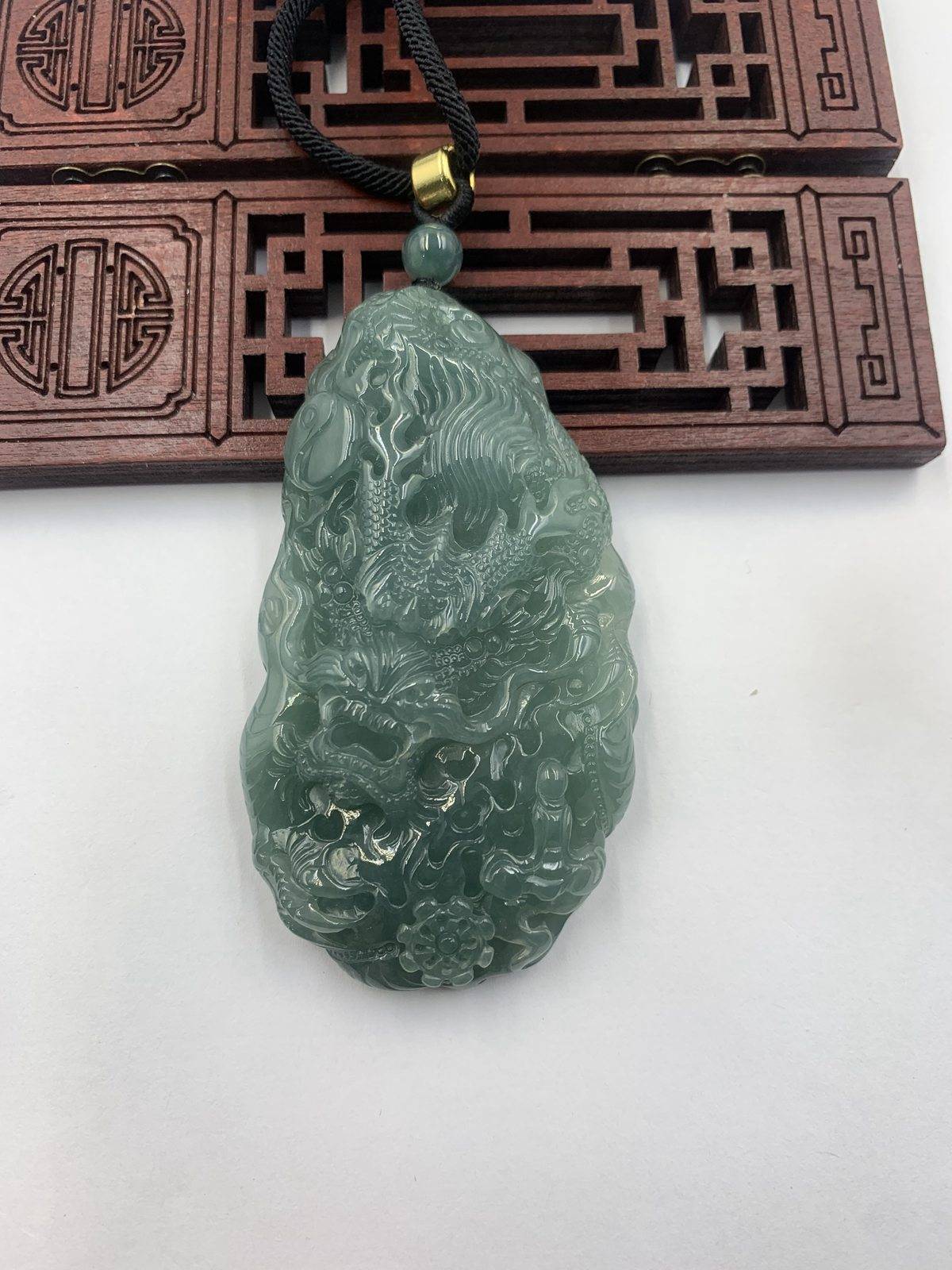 神龙护主