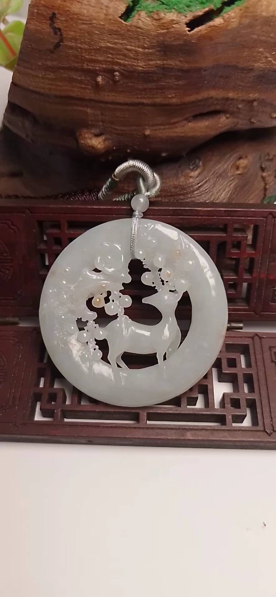 梅鹿同春