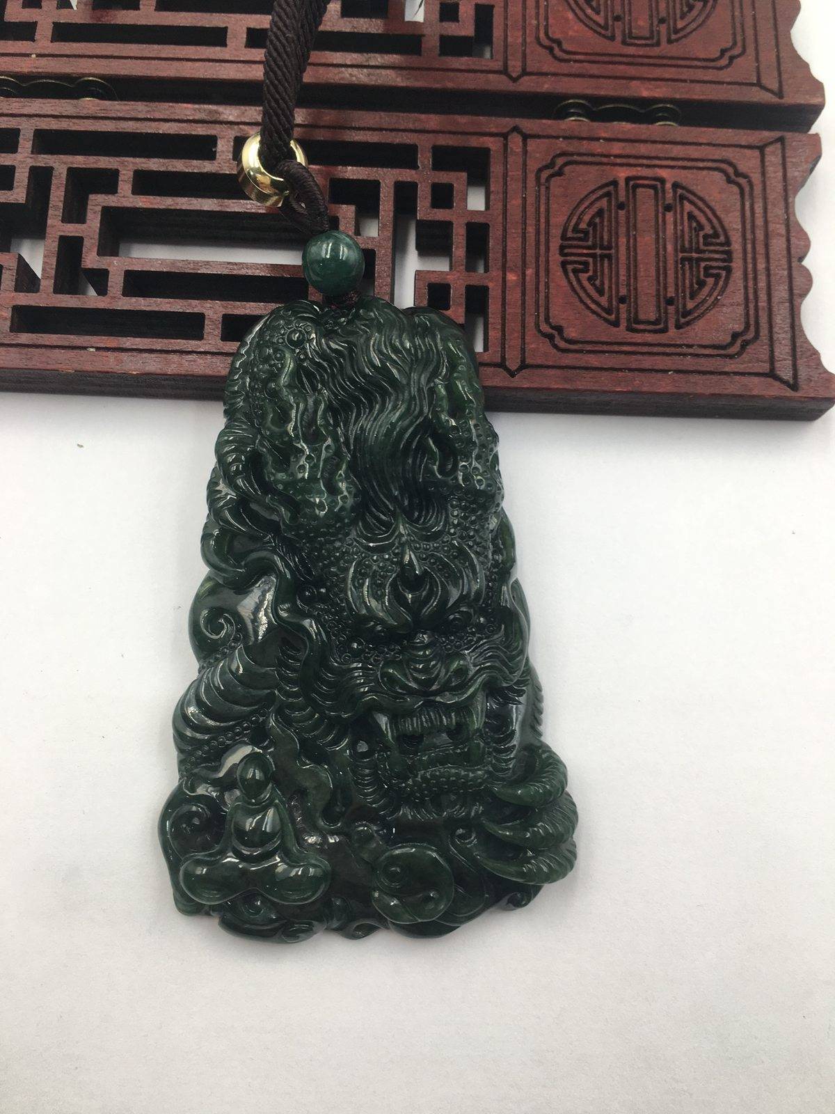 神龙护主