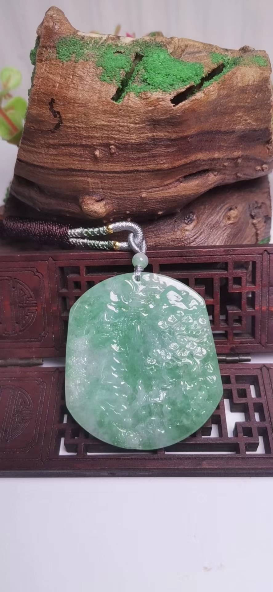 溪水行旅