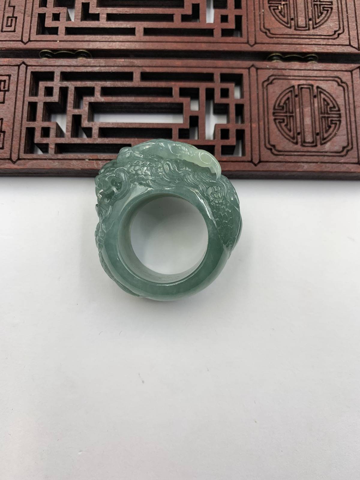 神龙护主