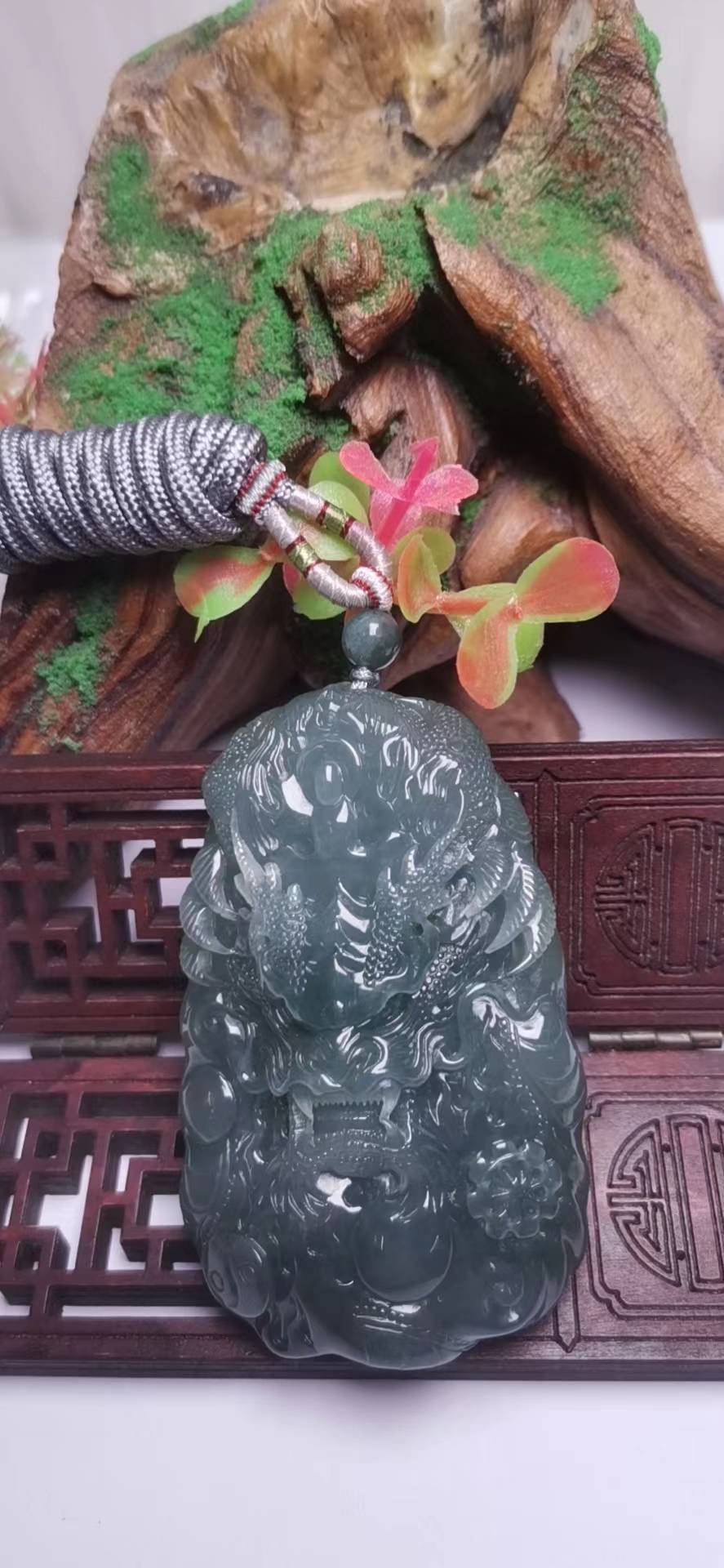 龙行天下