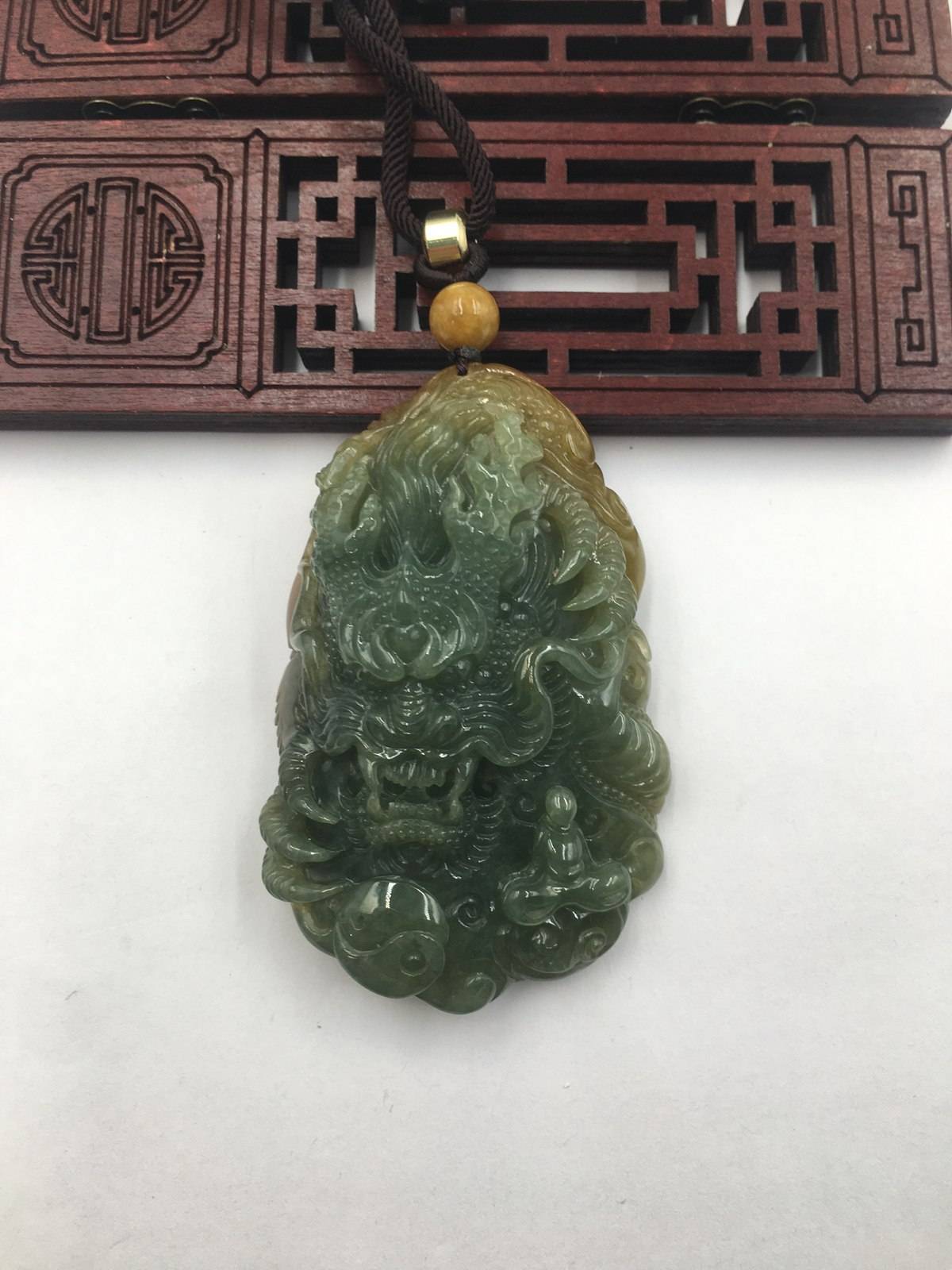 神龙护主
