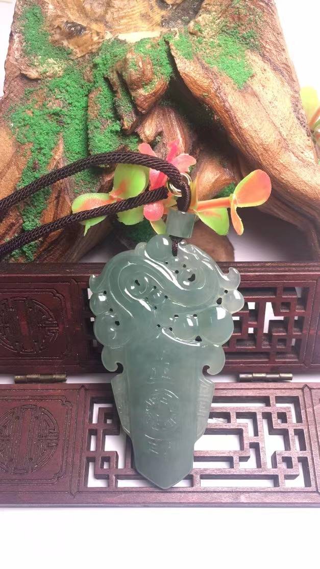 龙行天下