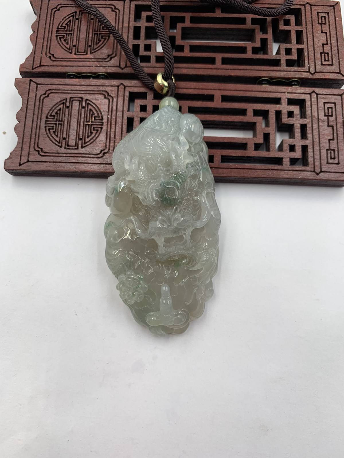 神龙护主