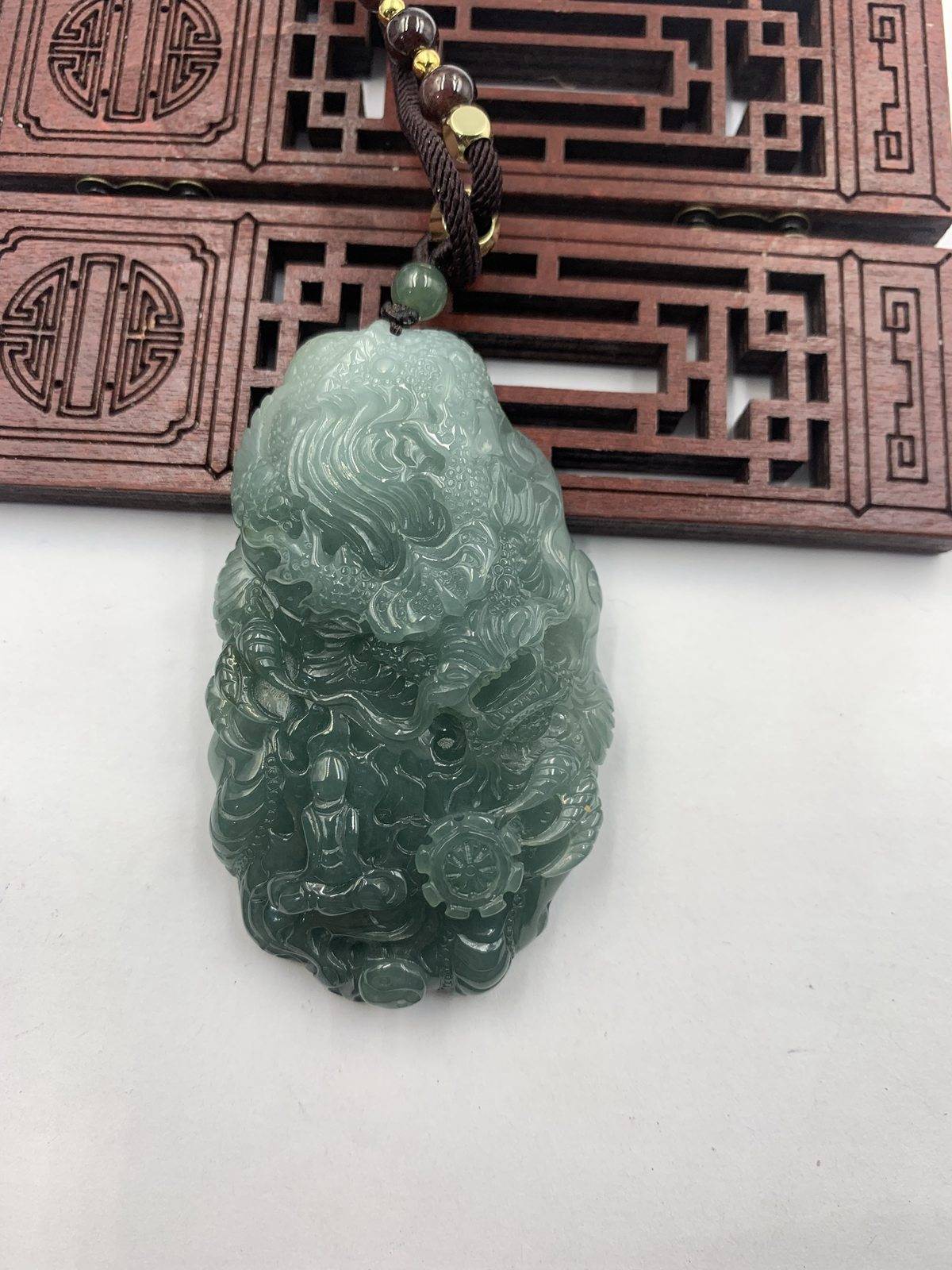 神龙护主