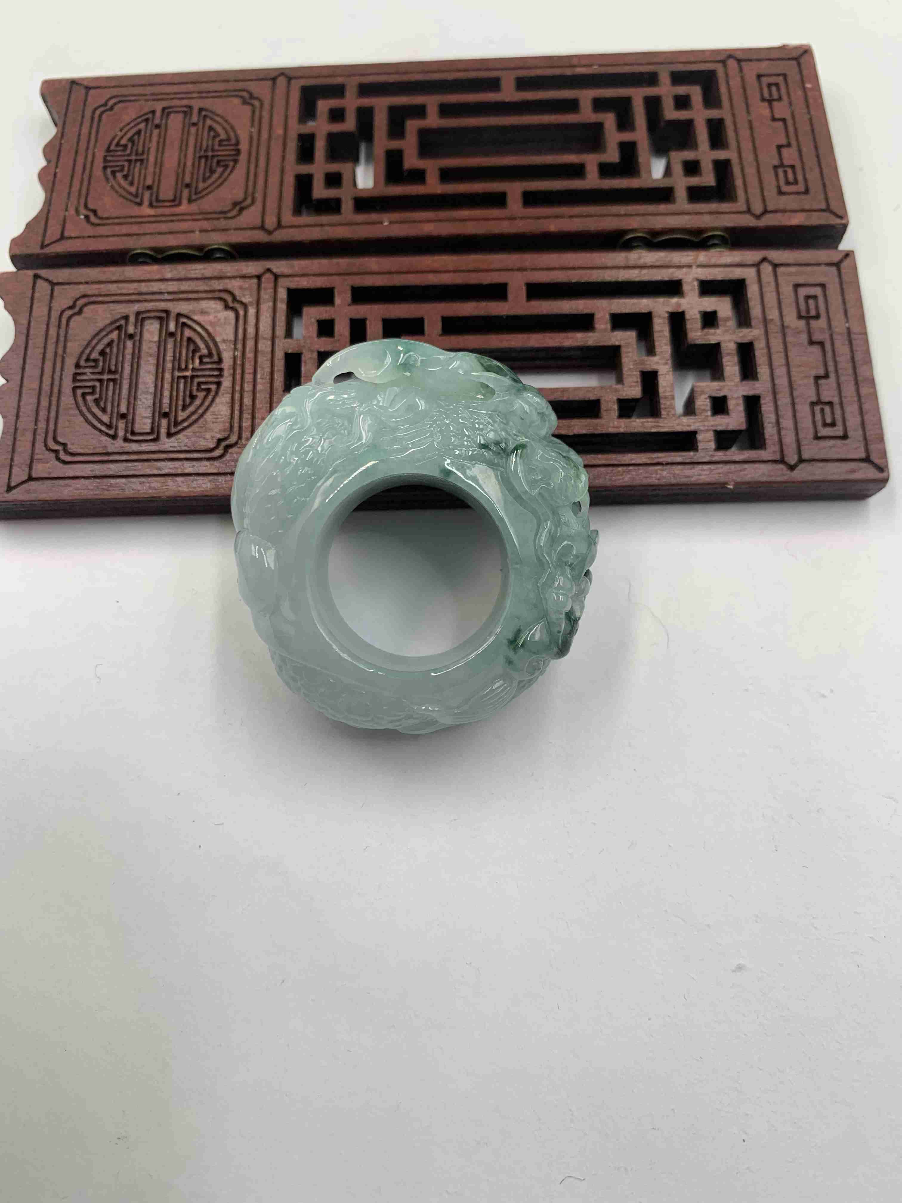 神龙护主