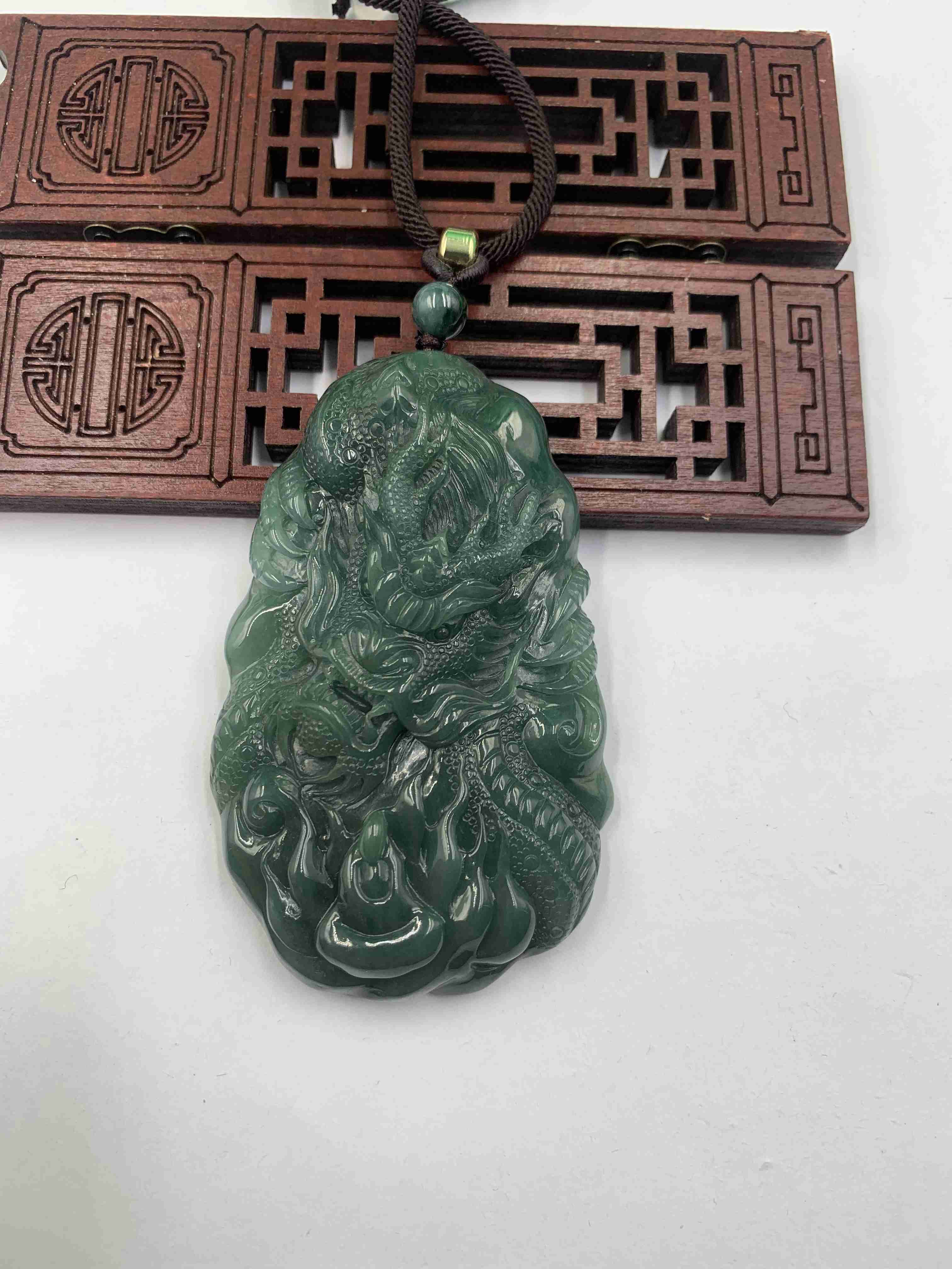 神龙护主