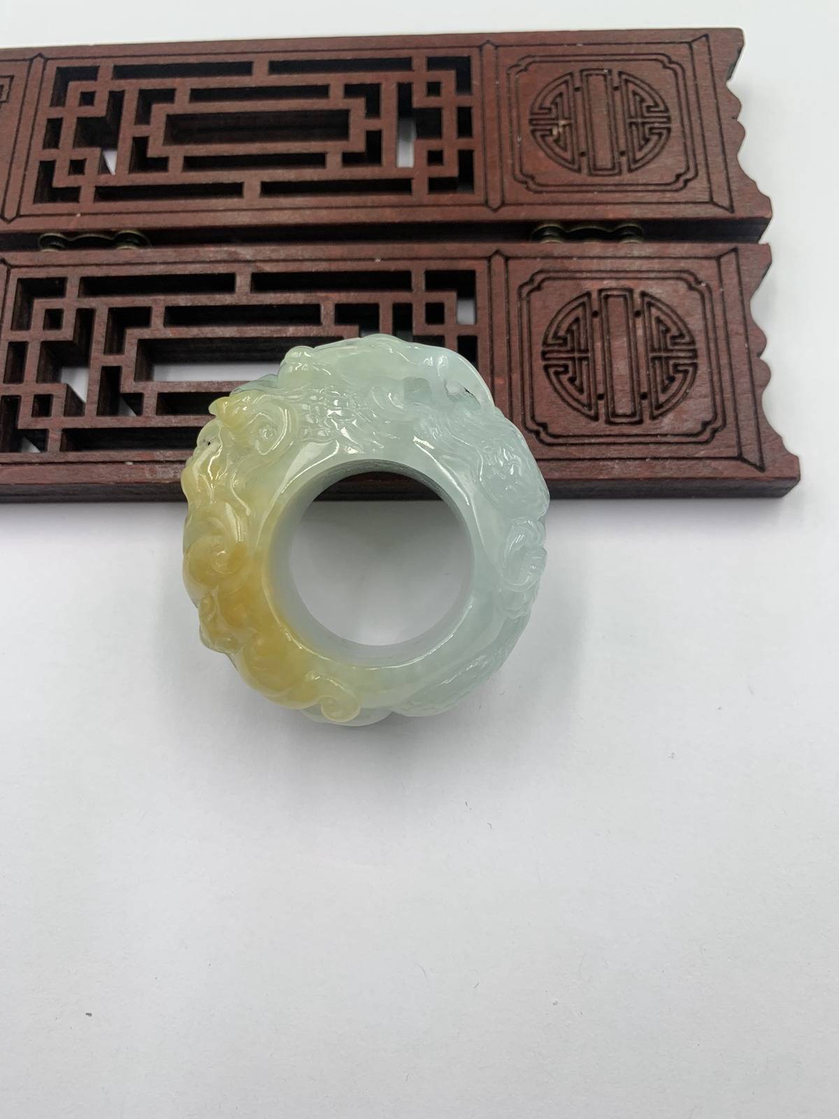 神龙护主
