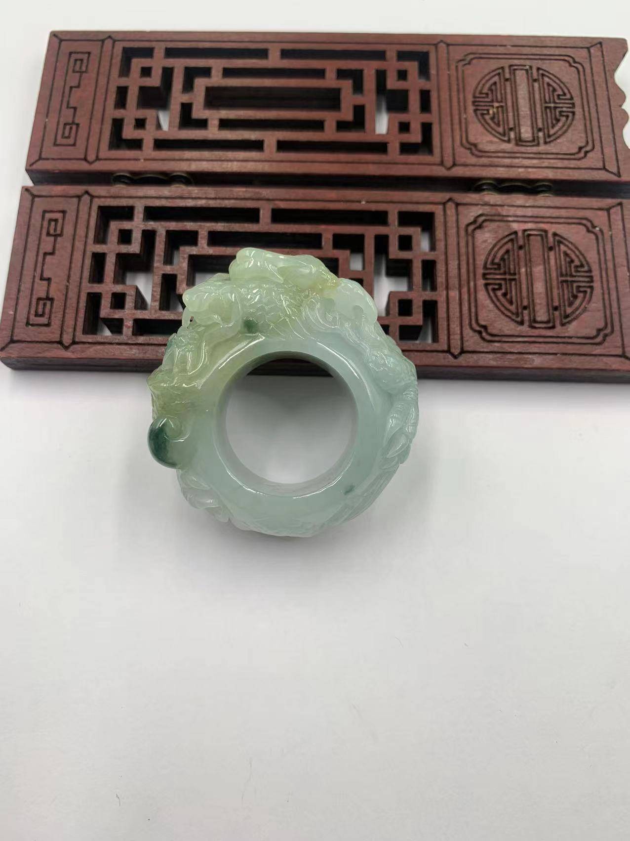神龙护主