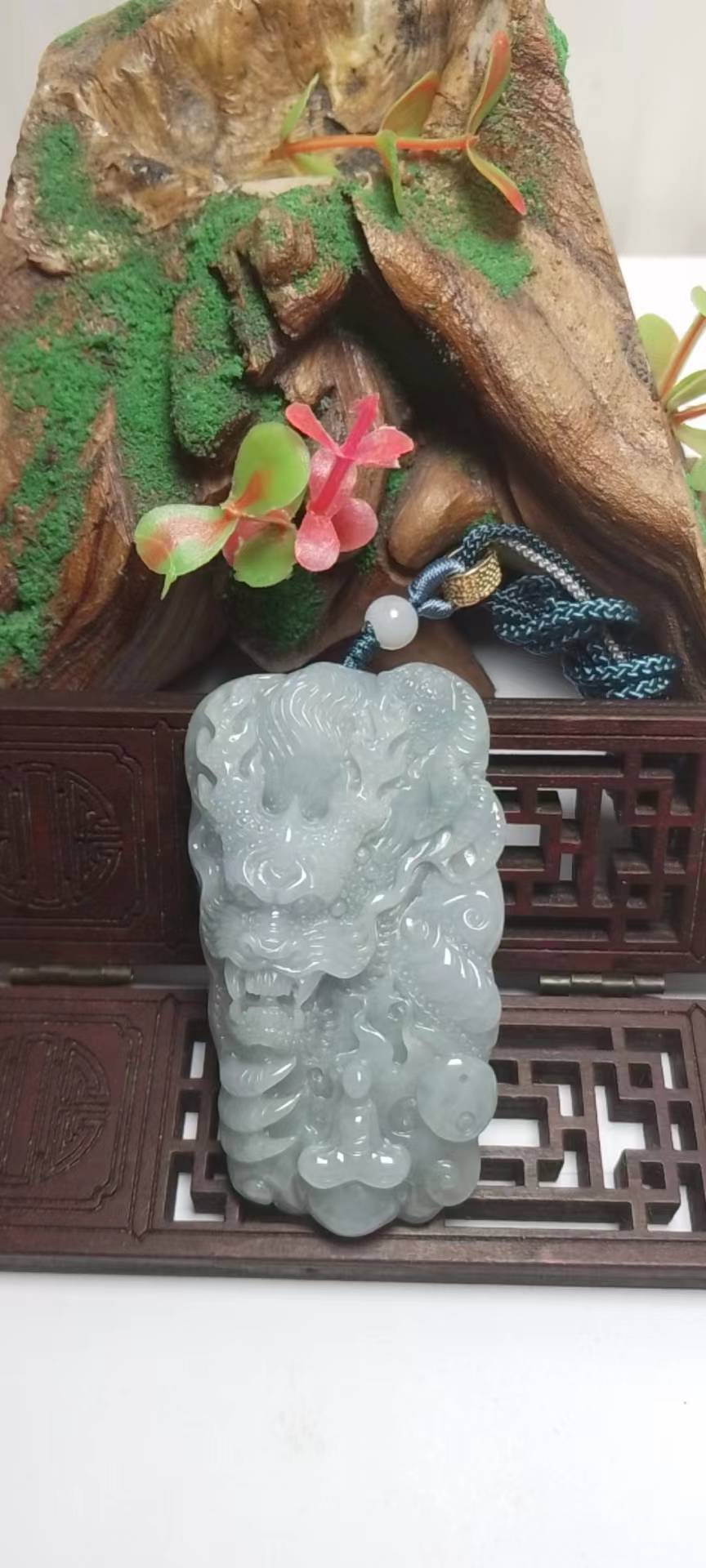 龙行天下