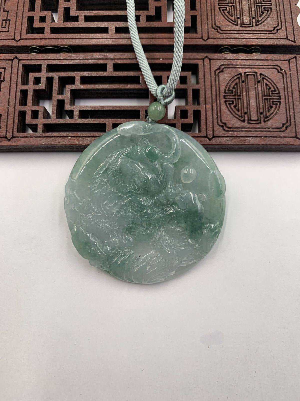 虎虎生威