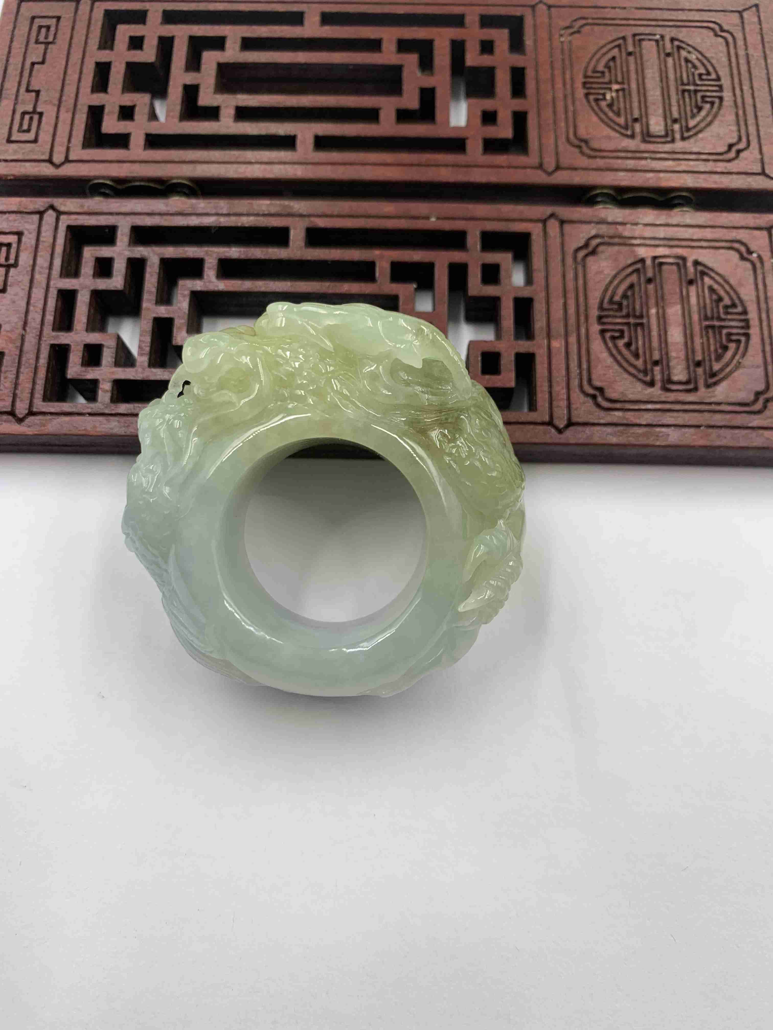 神龙护主