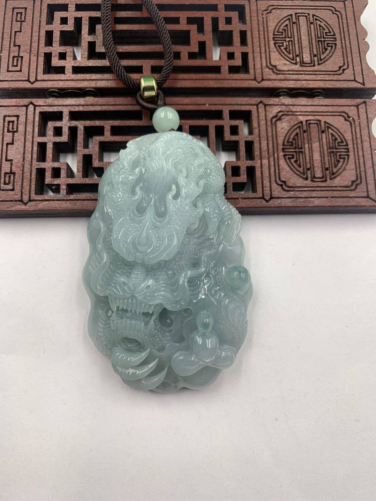 神龙护主