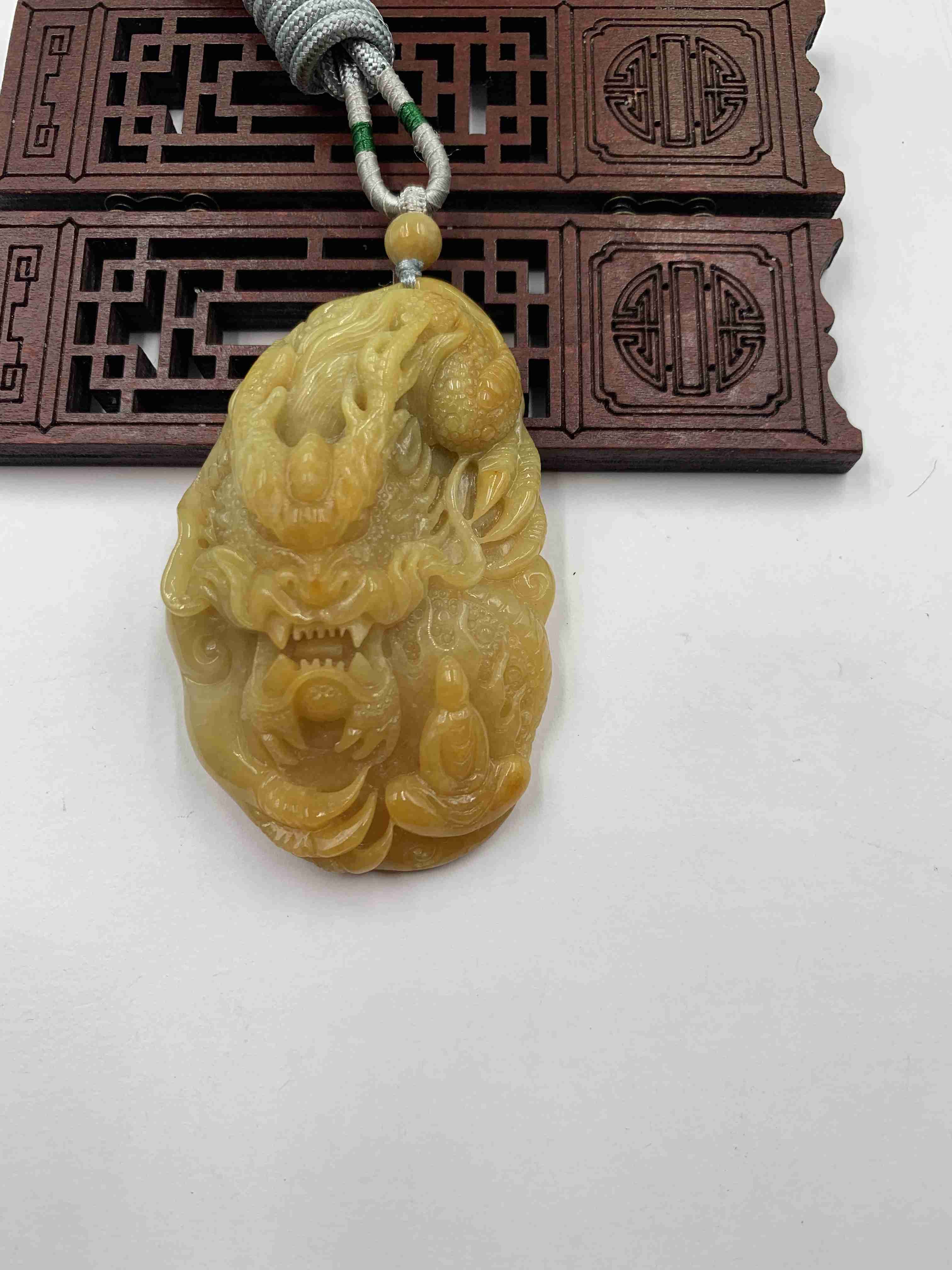 神龙护主